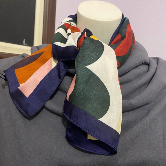 Accessories - Elegant Multicolor Silk Scarf